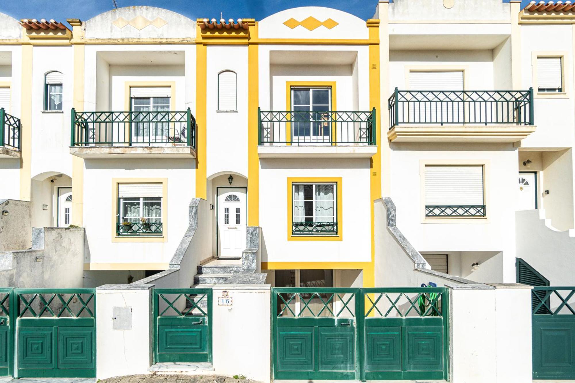 Baleal Happiness Surf House Villa Ferrel  Buitenkant foto
